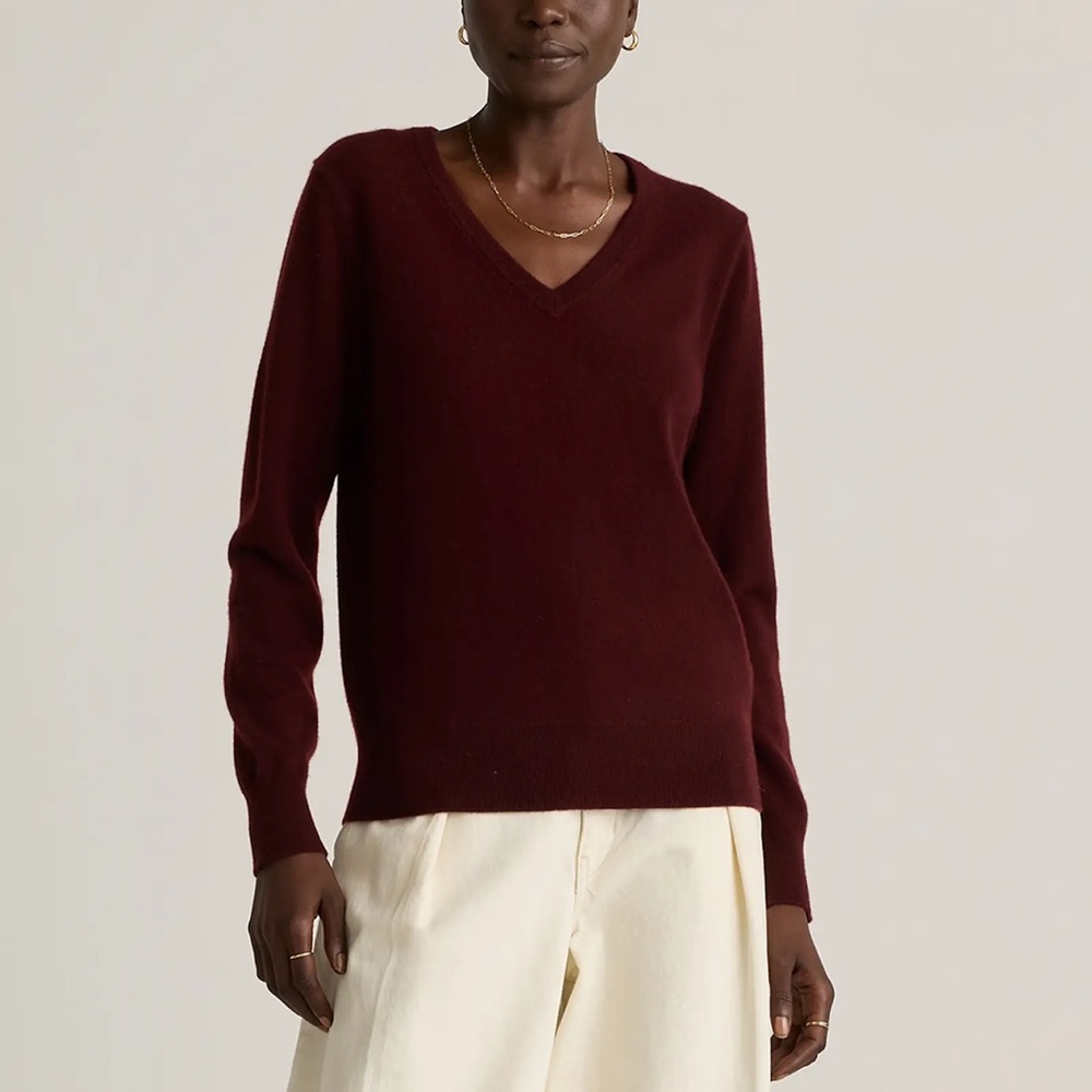 Quince v-neck Mongolian cashmere sweater NWT